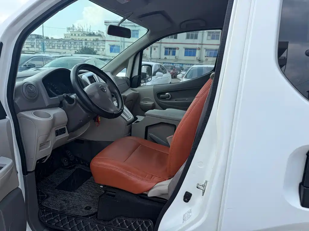 Nissan NV200 — миниатюра 7