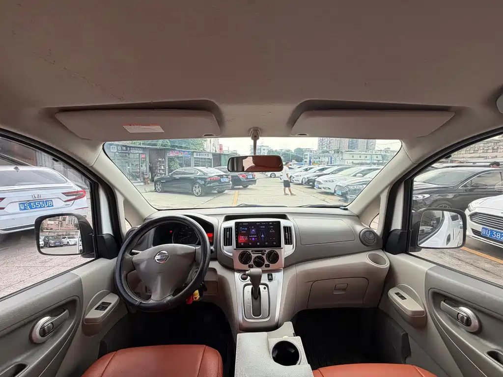 Nissan NV200 — миниатюра 9