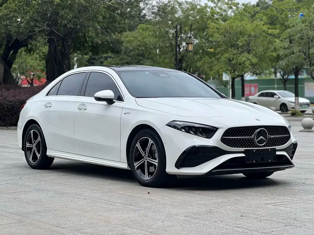 Mercedes-Benz A-Class A 2024 A 200 L Fashion