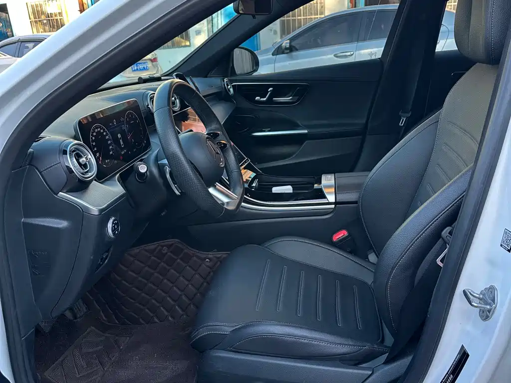 Mercedes-Benz C-Class — миниатюра 3