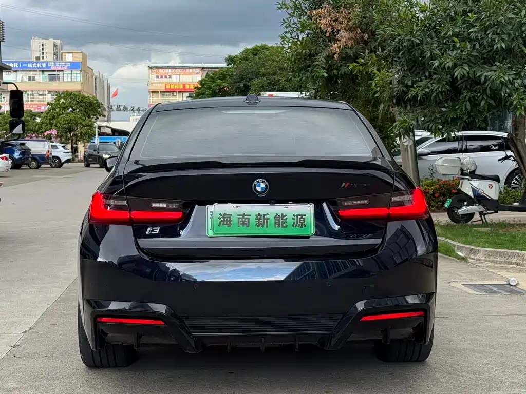 BMW i3 2024 eDrive 35 L