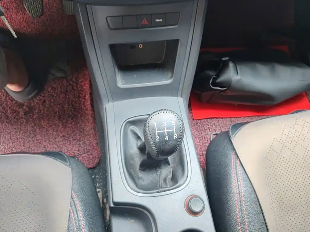 Roewe 350 — миниатюра 10