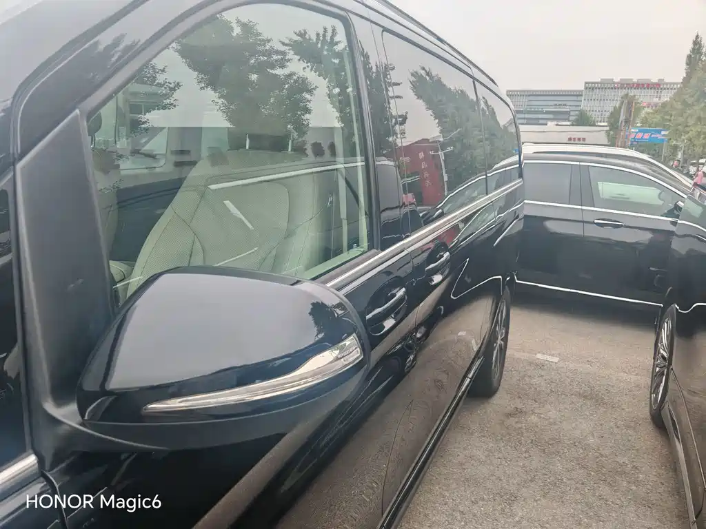 Mercedes-Benz V-Class — миниатюра 4