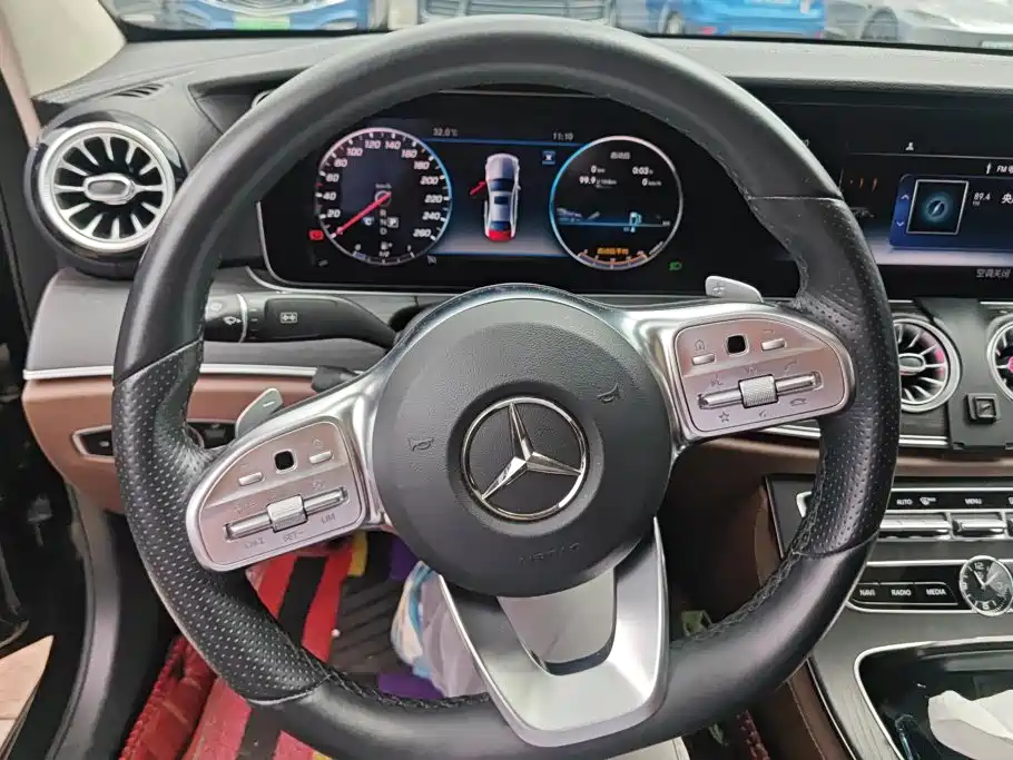 Mercedes-Benz E-Class — миниатюра 15