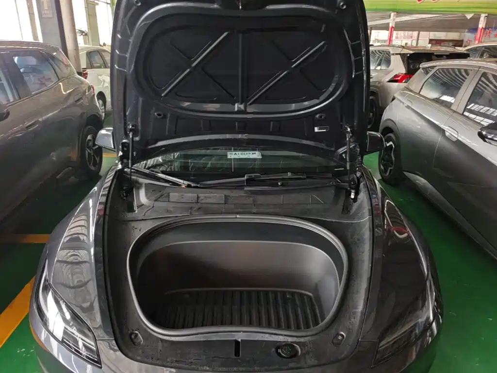 Tesla Model 3 — миниатюра 20