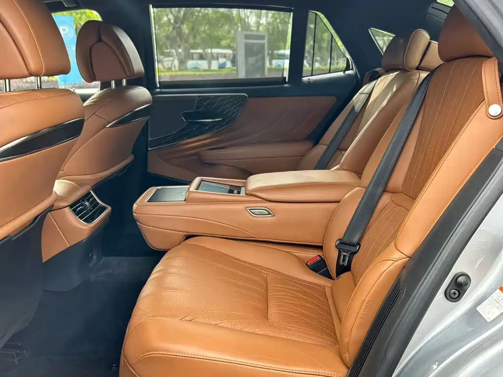 Lexus LS 2021 500h Executive