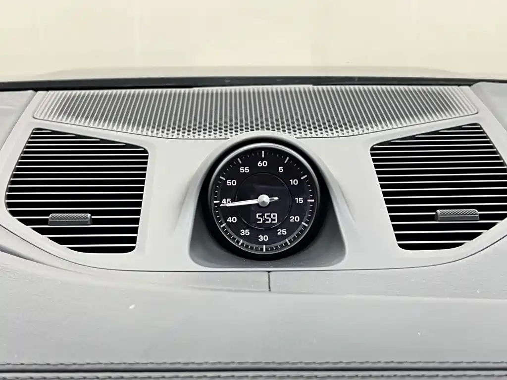 Porsche Cayenne — миниатюра 25