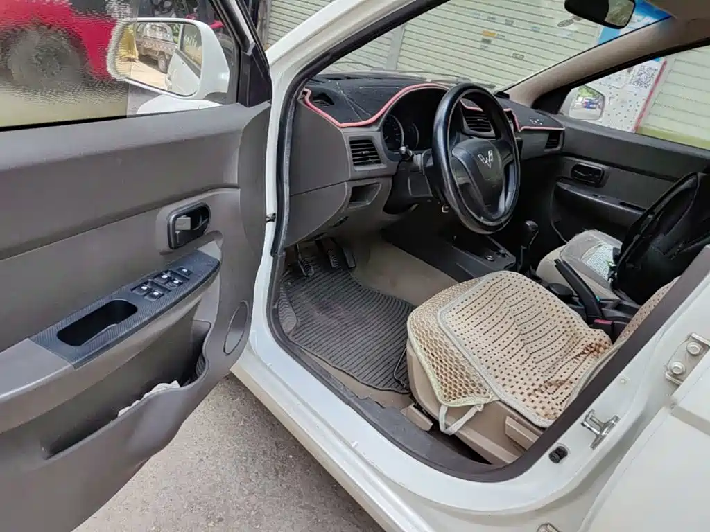 Wuling Hongguang — миниатюра 16