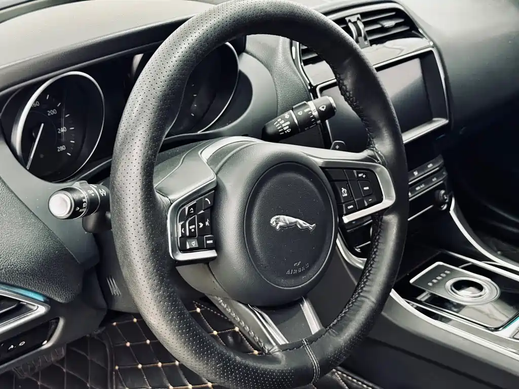 Jaguar XEL — миниатюра 9