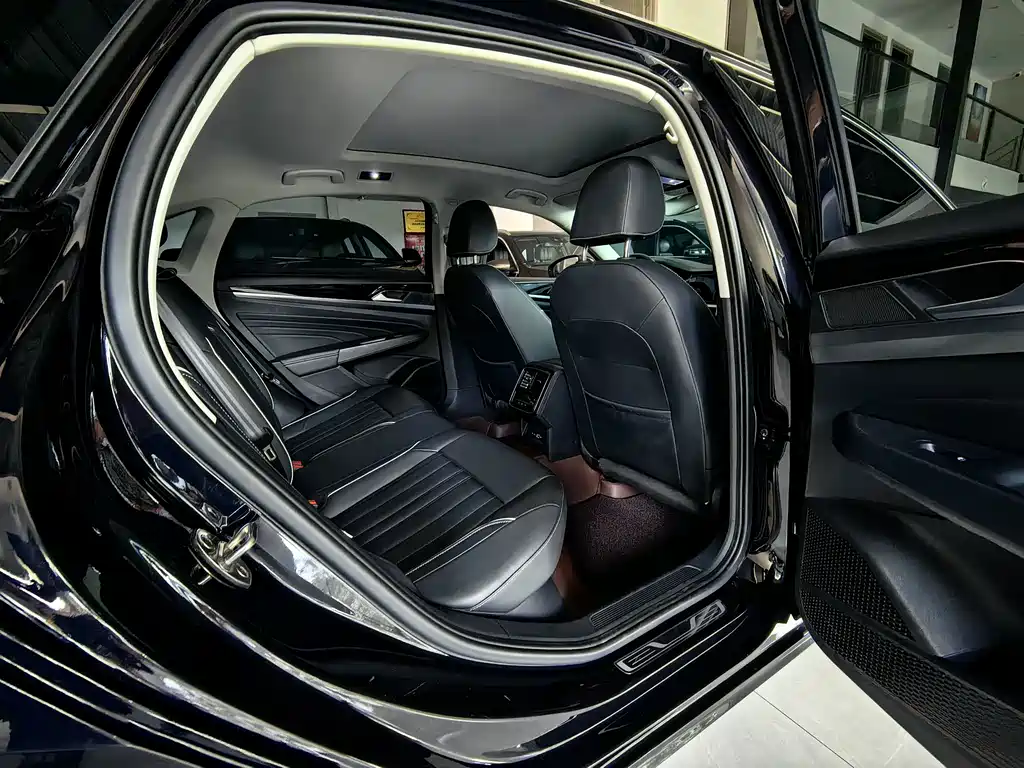 Volkswagen Passat — миниатюра 10
