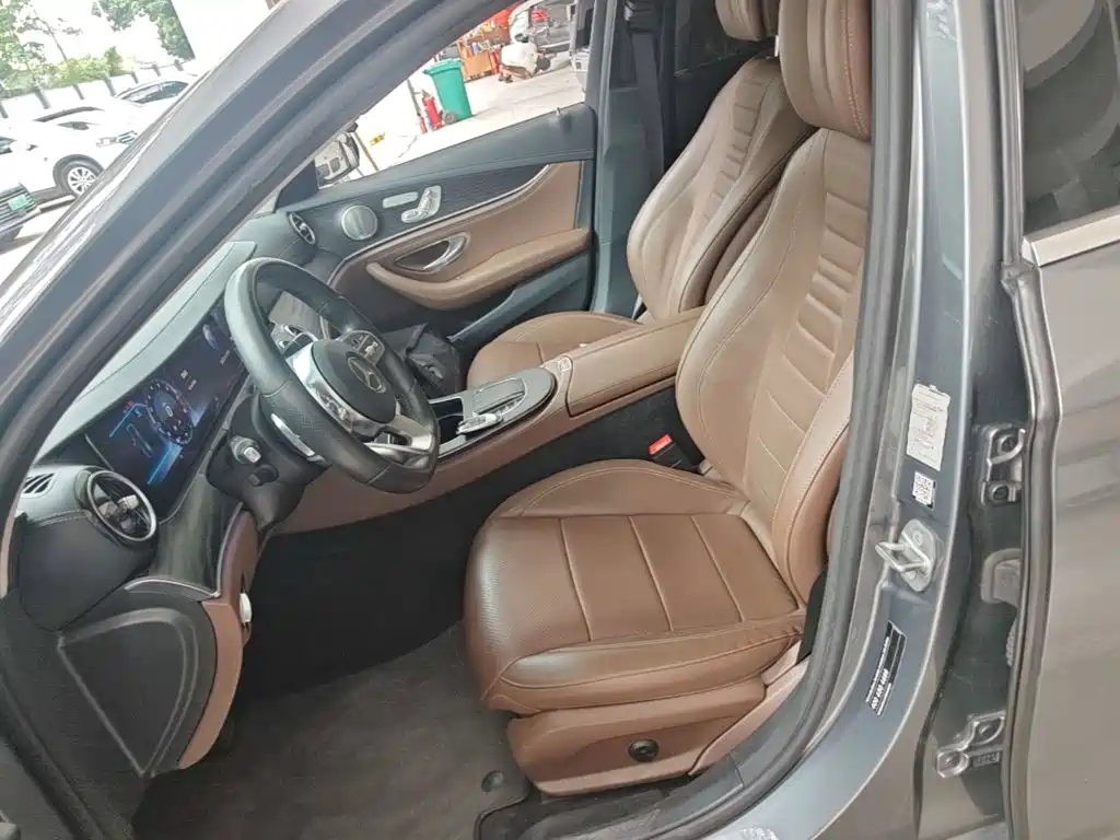Mercedes-Benz E-Class — миниатюра 15