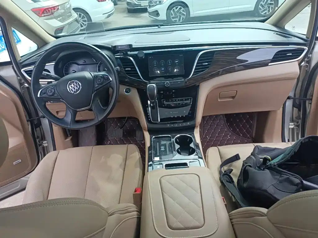 Buick GL8 — миниатюра 10
