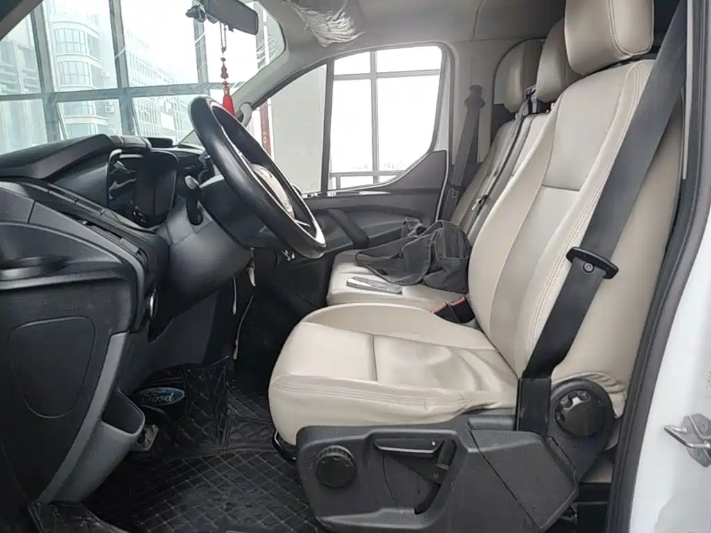Ford Transit — миниатюра 15
