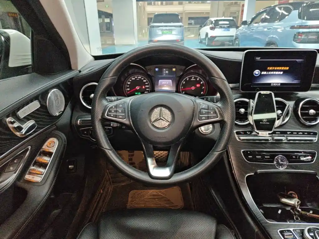 Mercedes-Benz C-Class — миниатюра 11