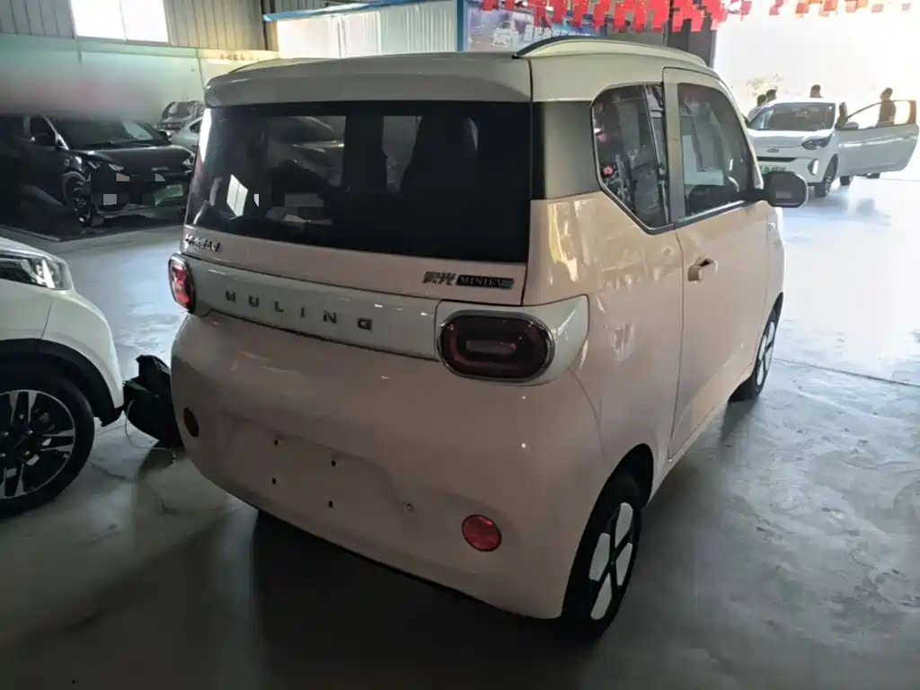 Wuling MINIEV — миниатюра 7