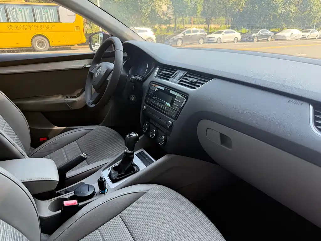 Skoda Octavia — миниатюра 8