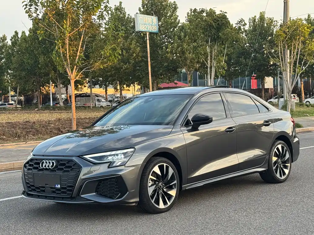 AUDI  A3