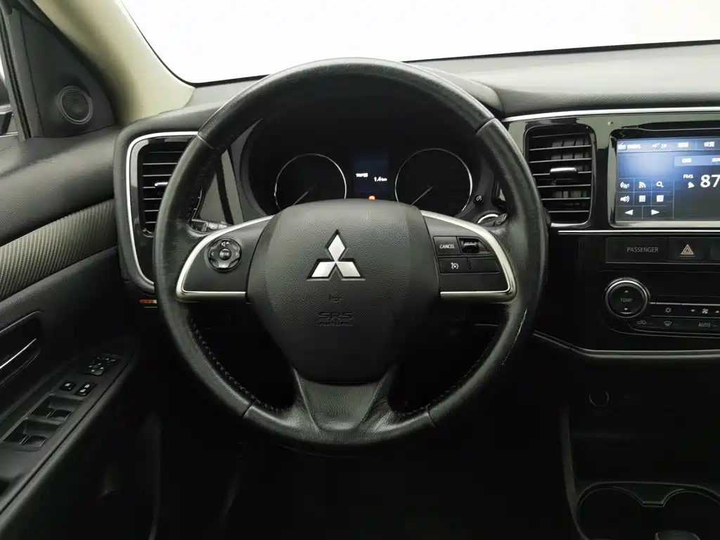 Mitsubishi Outlander (Import) — миниатюра 11