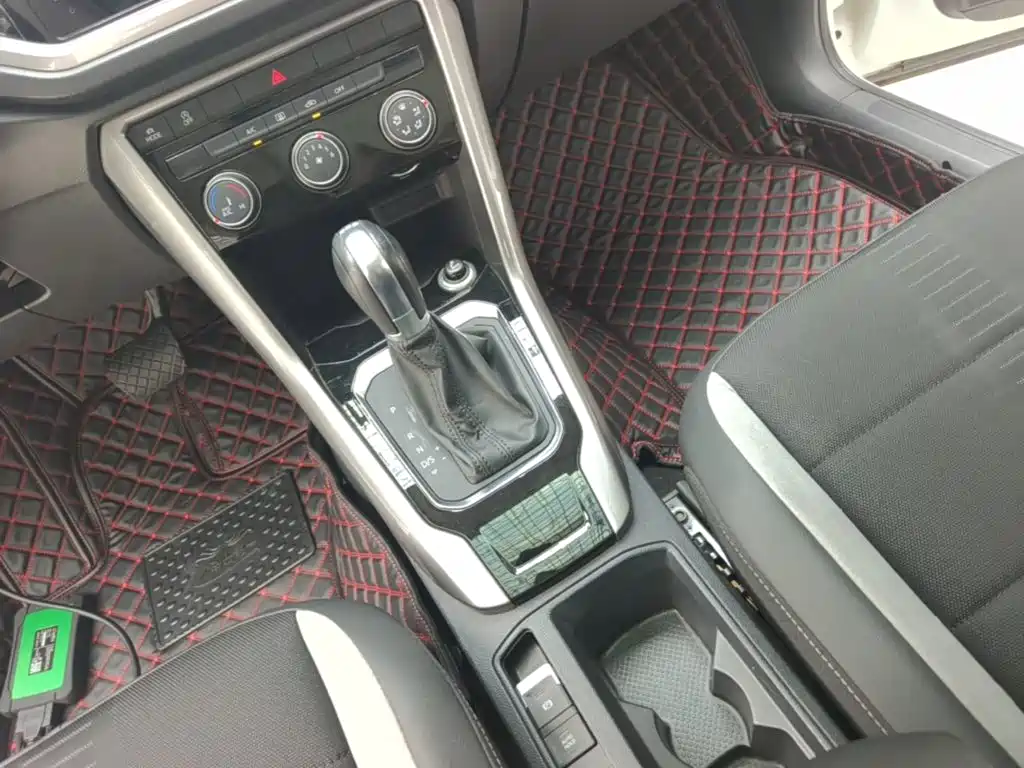 Volkswagen T-Roc — миниатюра 14