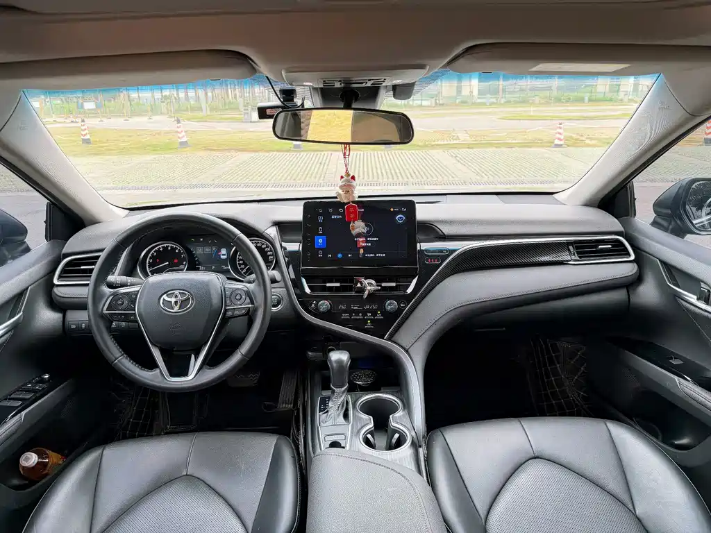 Toyota Camry — миниатюра 9