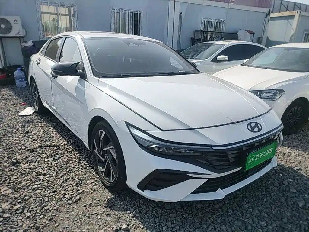 Hyundai Elantra — миниатюра 4