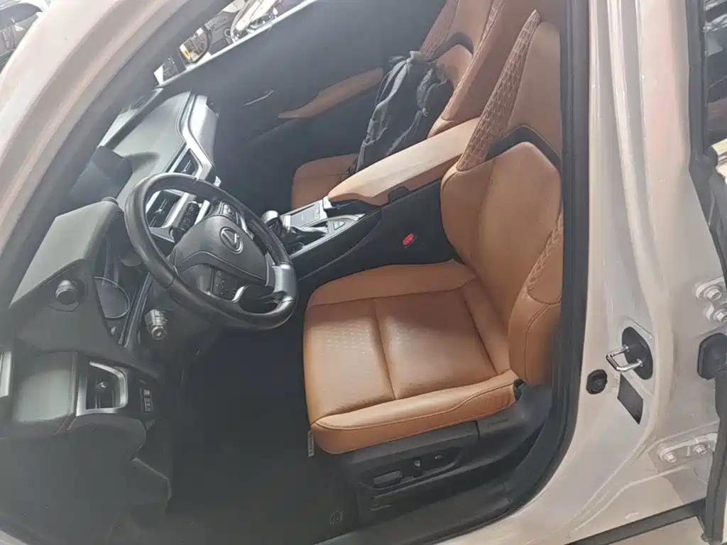 Lexus UX — миниатюра 15