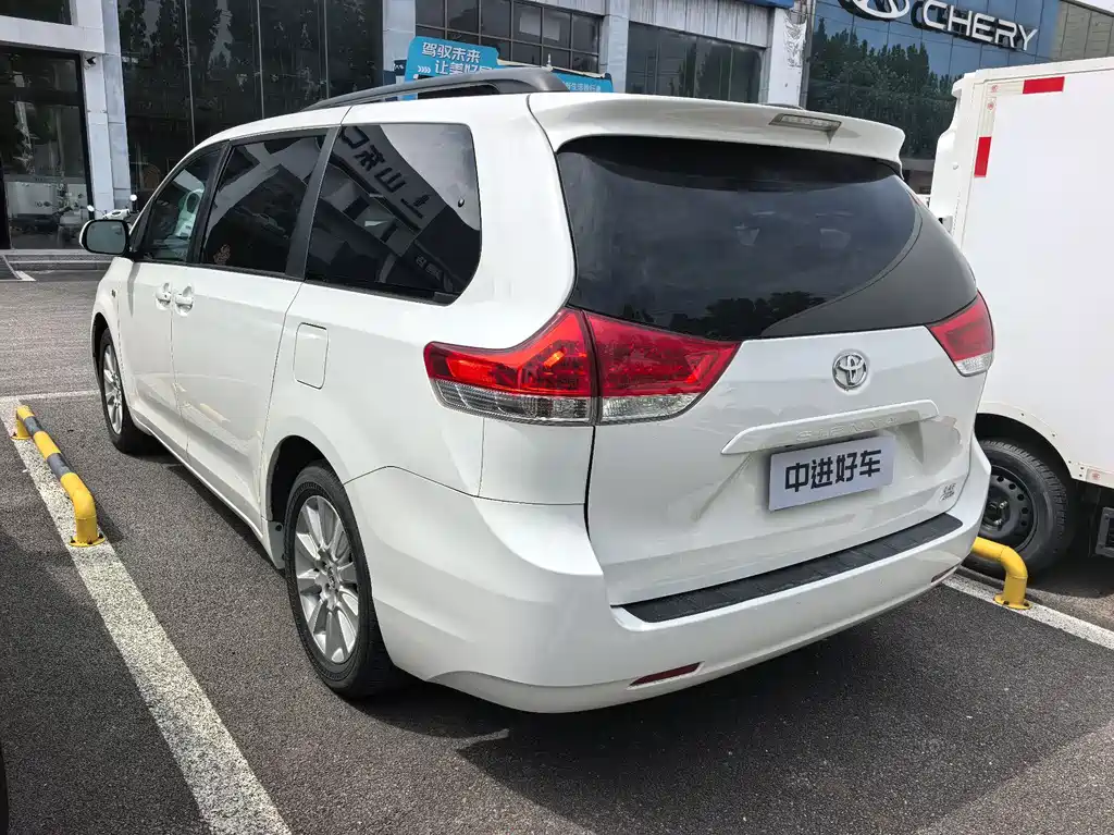 Toyota Sienna 2011 3.5L AT