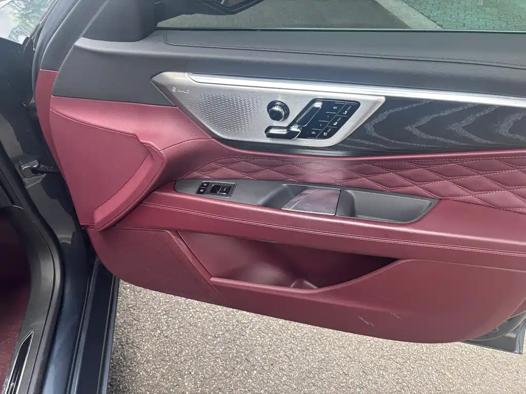 Cadillac CT6 — миниатюра 17