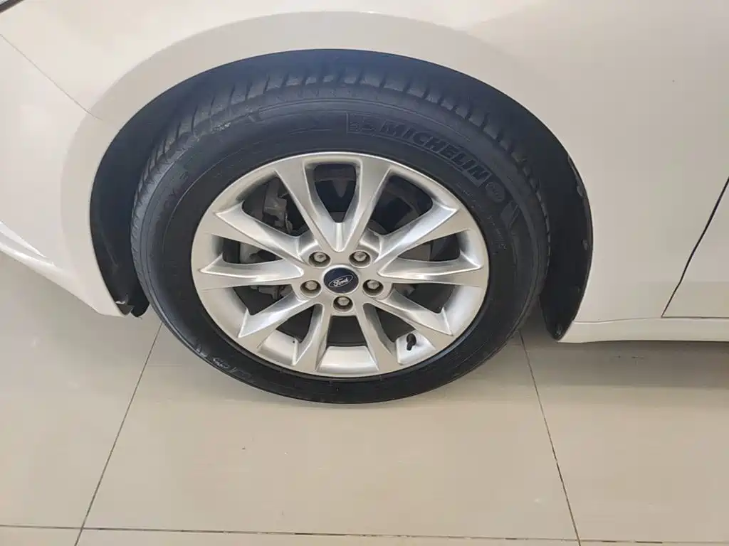 Ford Mondeo — миниатюра 23