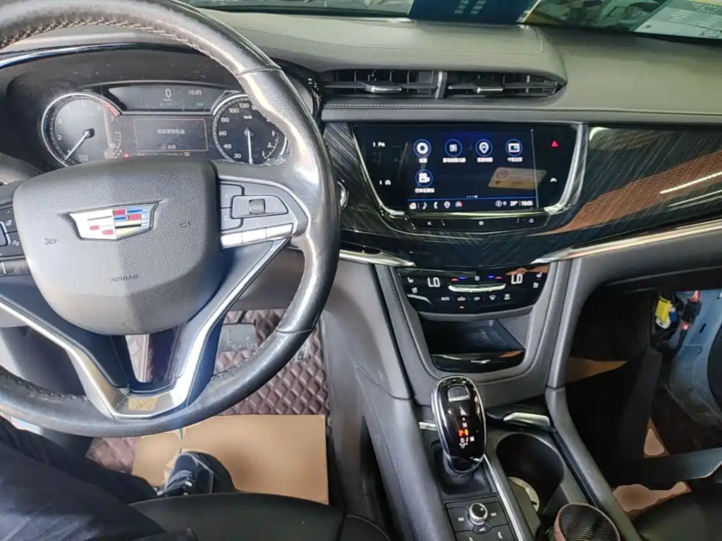 Cadillac XT6 2021 28T мест Luxury
