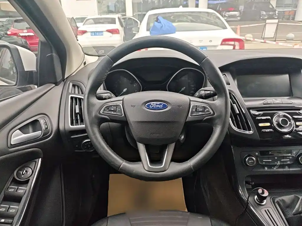 Ford Focus — миниатюра 11