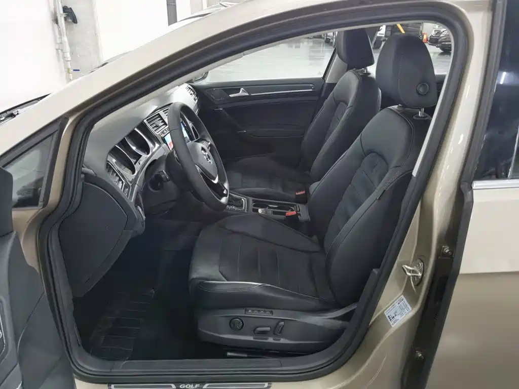 Volkswagen Golf — миниатюра 10