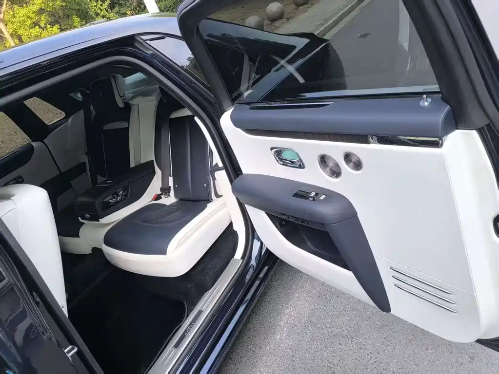 Rolls-Royce Ghost — миниатюра 12