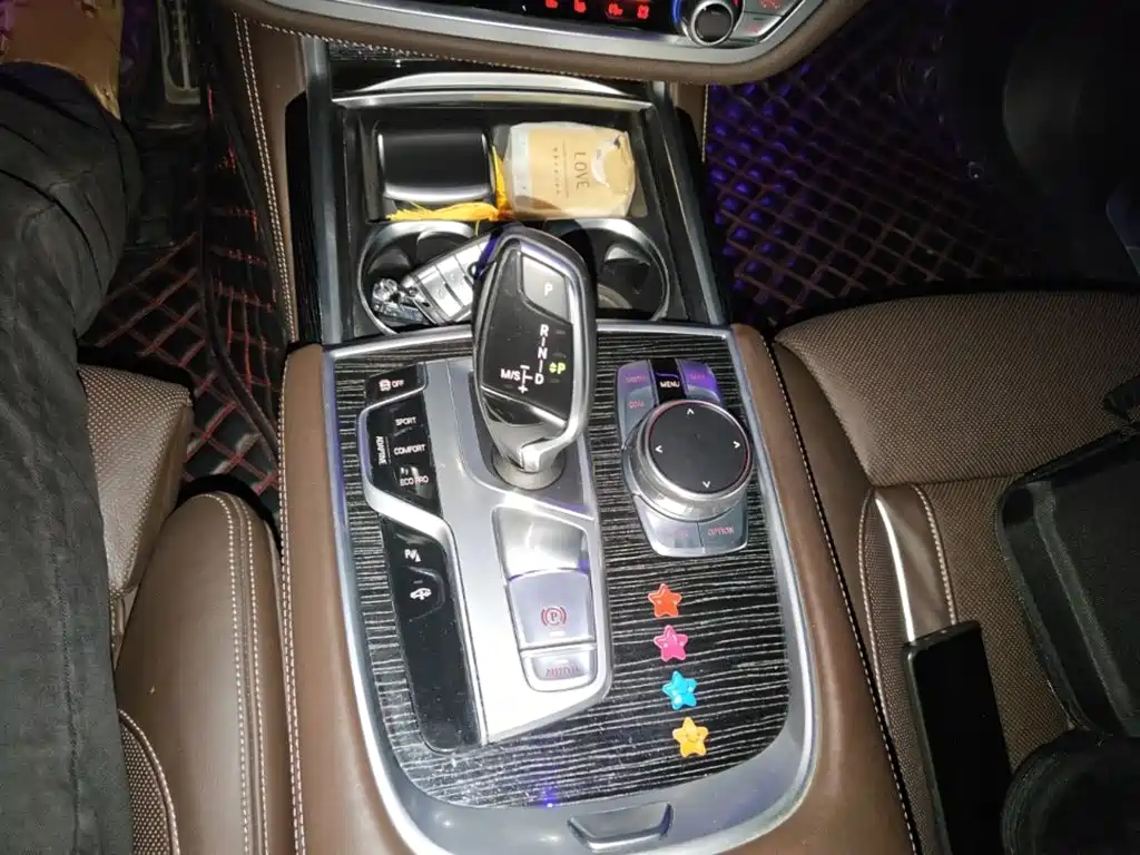 BMW 7 Series — миниатюра 7