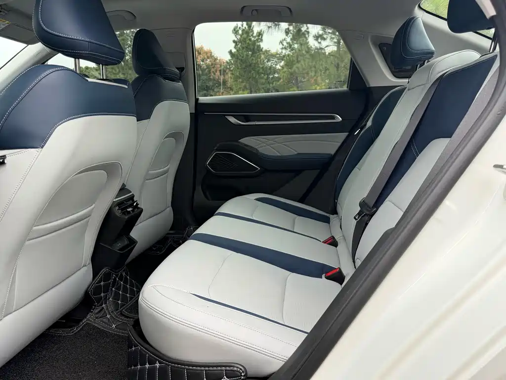 Geely Emgrand — миниатюра 12