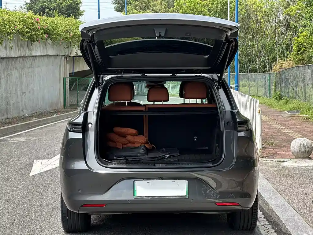 Li Auto L6 2024 Pro