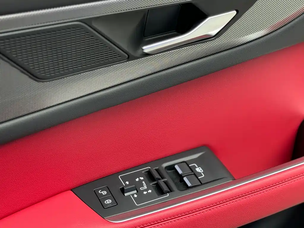 Jaguar XEL — миниатюра 15