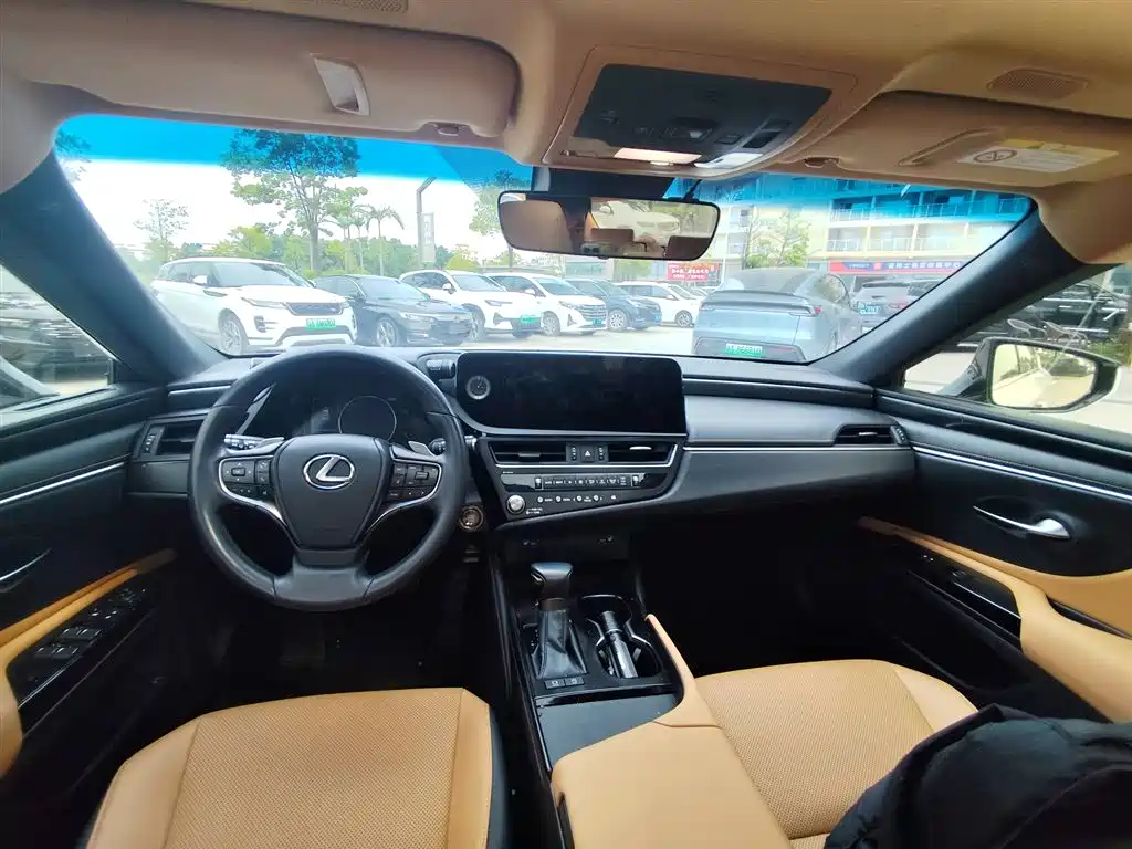 Lexus ES — миниатюра 5