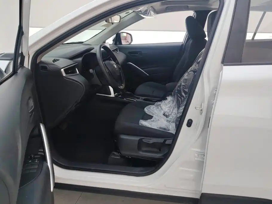 Toyota Corolla Cross — миниатюра 9