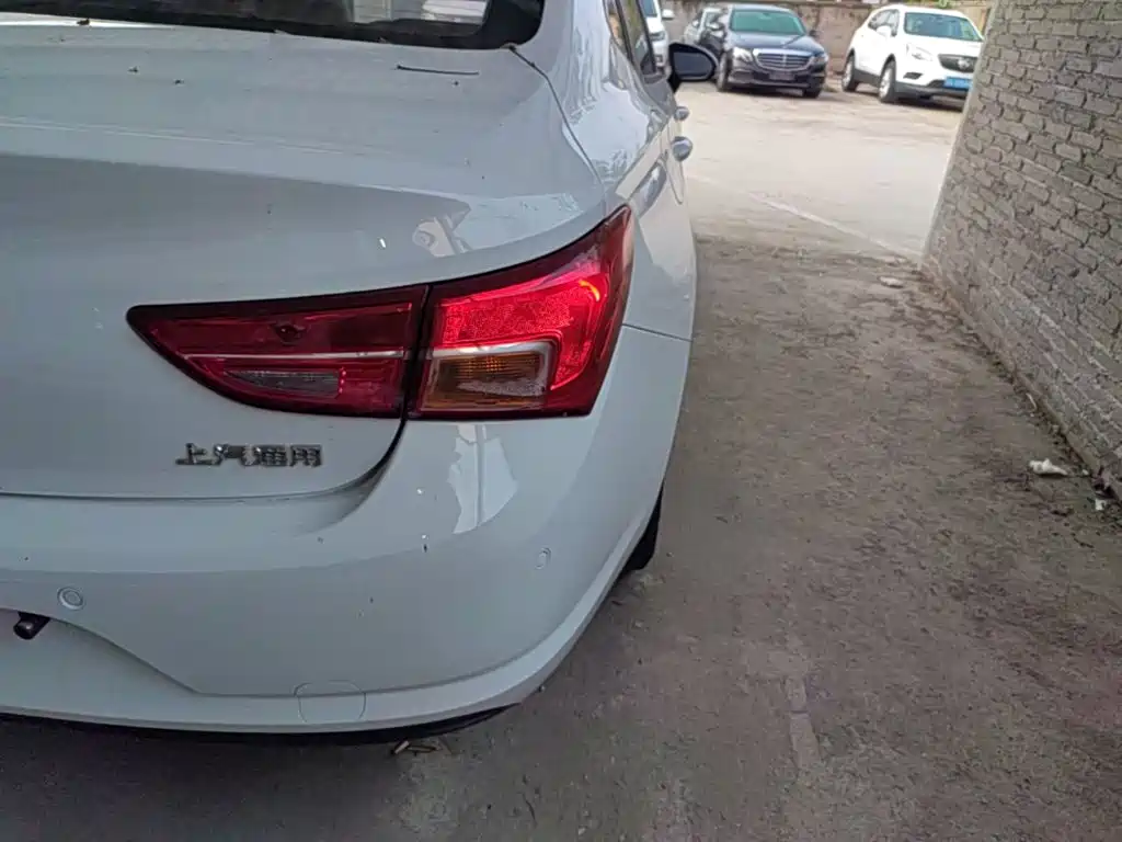 Buick Verano — миниатюра 8