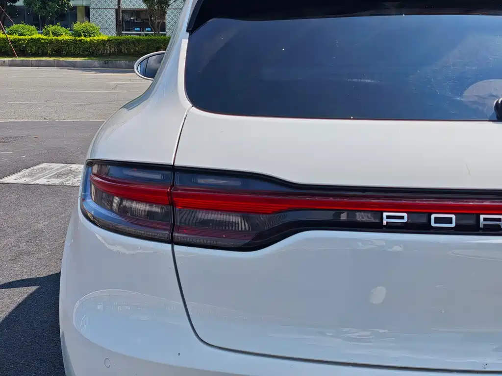Porsche Macan — миниатюра 11