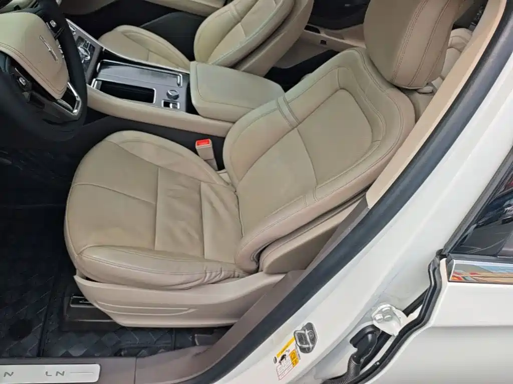 Lincoln Aviator (Import) — миниатюра 15