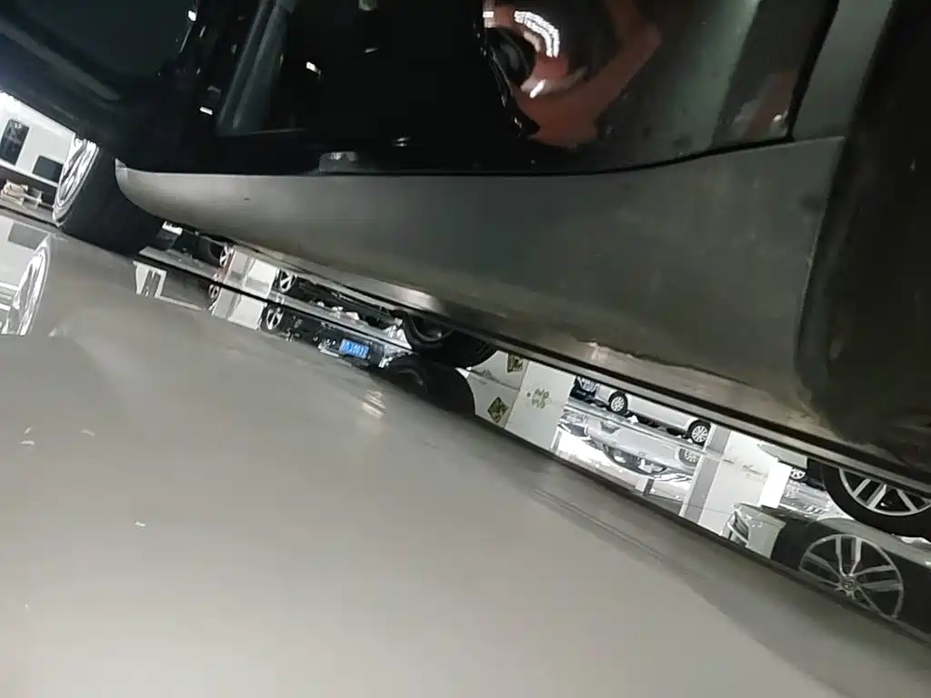 Tesla Model Y — миниатюра 22