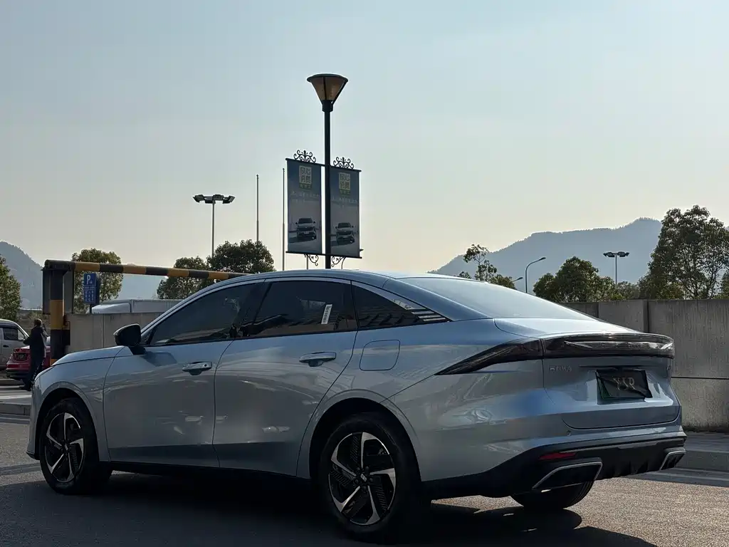 GEELY GALAXY GALAXY L6