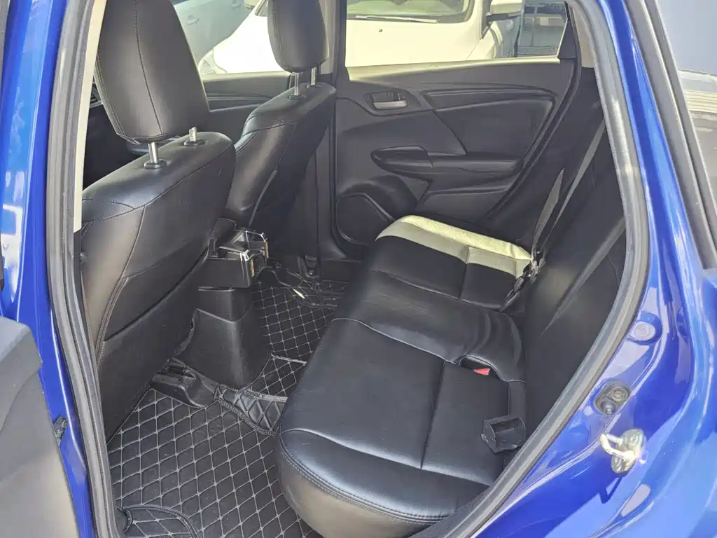 Honda Fit — миниатюра 9