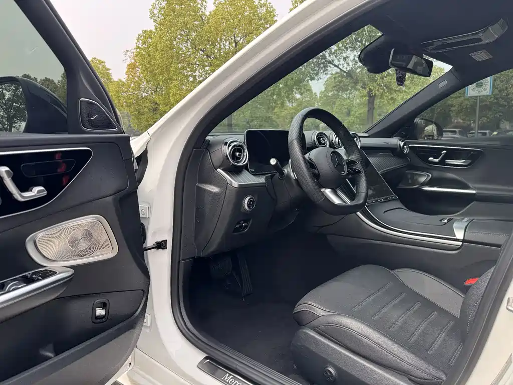 Mercedes-Benz C-Class — миниатюра 8