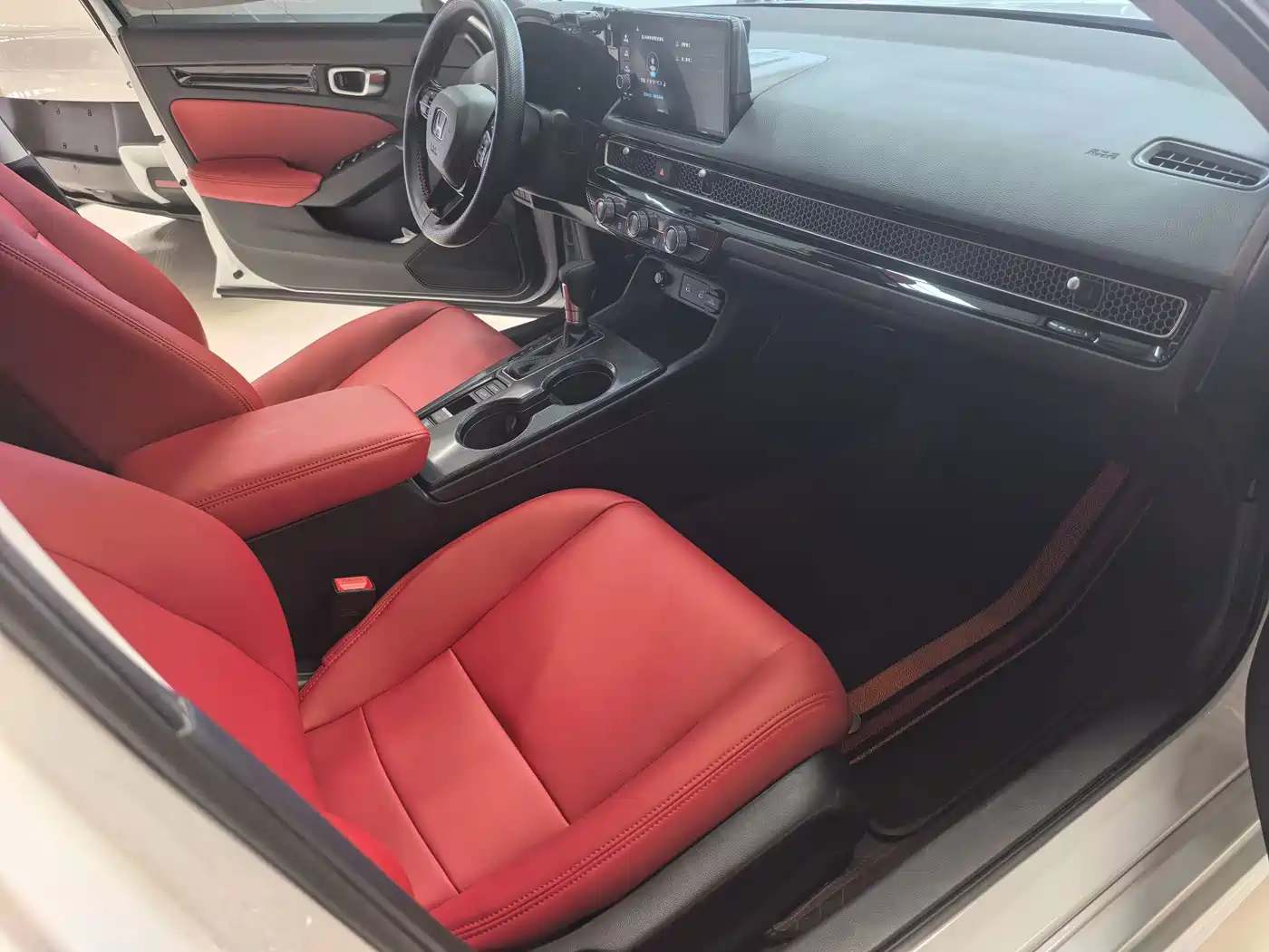 Honda Civic id 4659692 из Китая 12