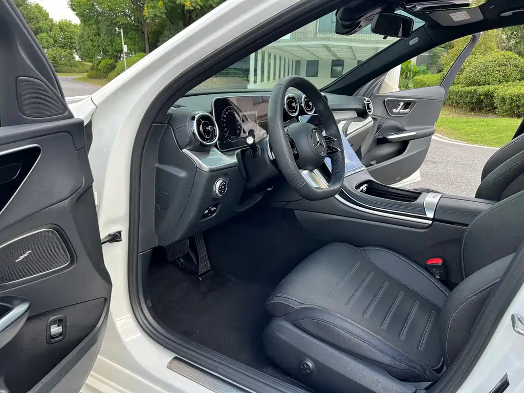 Mercedes-Benz C-Class — миниатюра 9