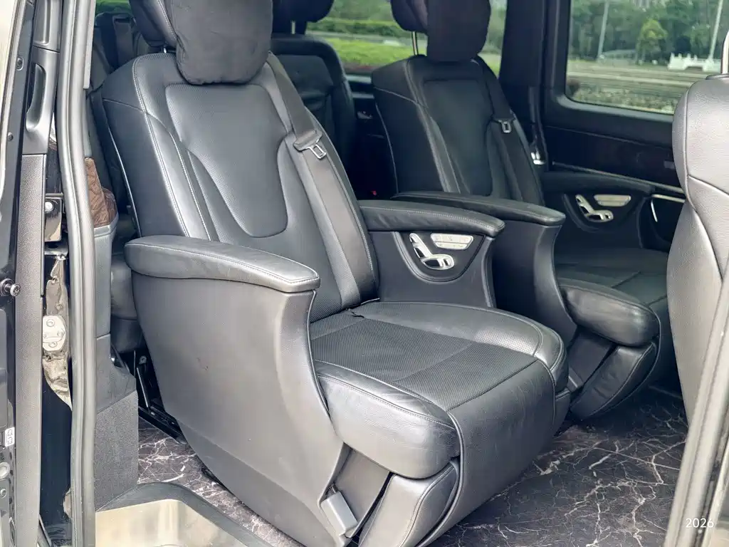 Mercedes-Benz V-Class — миниатюра 6