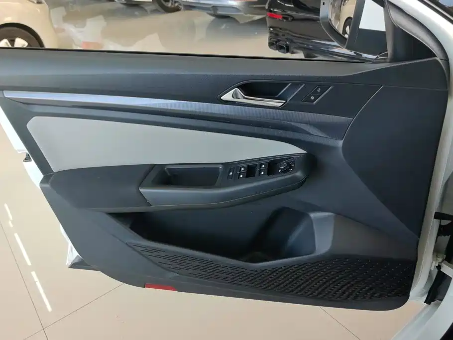 Volkswagen Bora — миниатюра 7